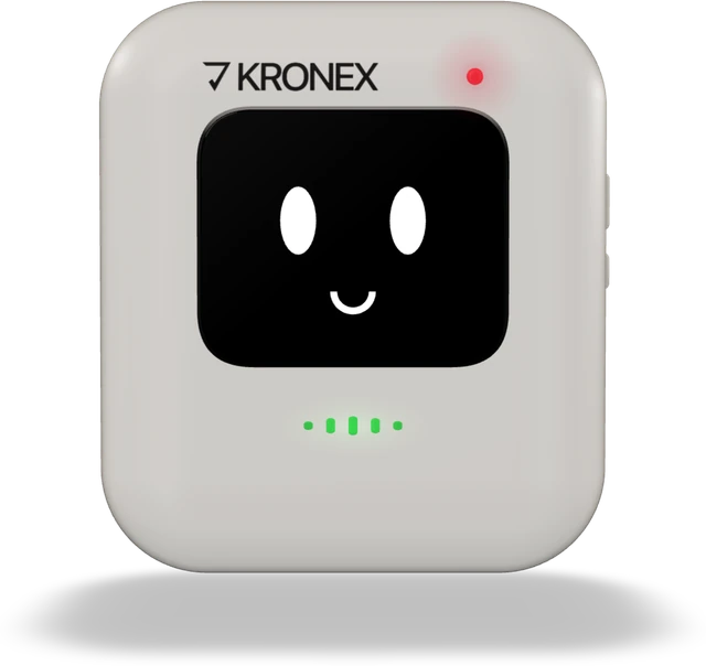 El agente de Kronex Labs, sonriendo